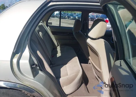 2004 Mercury Grand Marquis Gs z USA, uszkodzony, nr VIN 2MEFM74W64X625210